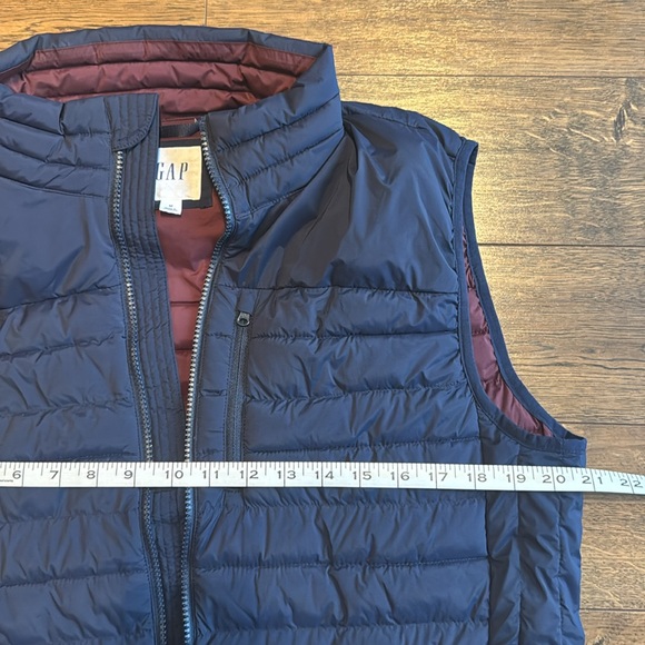 Gap Down Vest - Picture 2 of 3